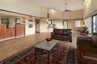 Kent Hotel | Spark by Hilton Kent Seattle