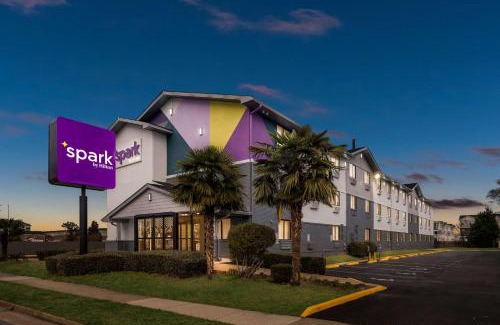 North Camellia Acres Hotel | Spark by Hilton Norfolk