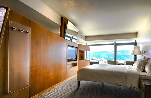 Vernon Hotel | Sparkling Hill Resort and Spa - Adults Only