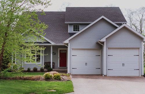 Wyoming Cottage | Sparks on the Water- Blue Point Bay II
