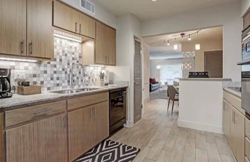 The Galleria Apartment | Special 2BR Galleria Condo Pool View Private Entrance