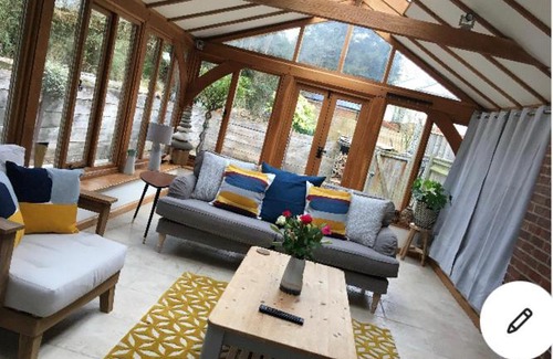 Kings Worthy Apartment | Specious Apt Winchester