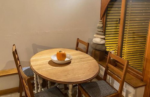 Kings Worthy Apartment | Specious Apt Winchester