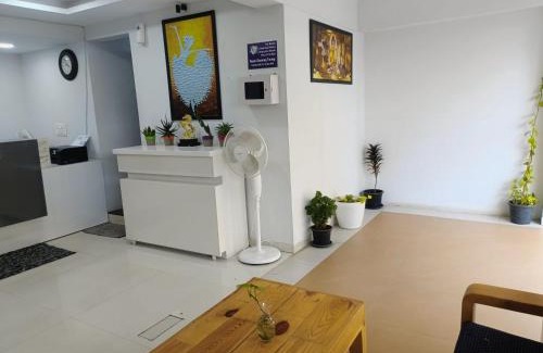 Phase 3 Bed & Breakfast | Specious Room in Ranveer Studio