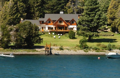 Playa Bonita Ski Chalet | Spectacular house by the Nahuel Huapi lake