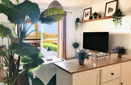 Los Geraeos Apartment | Spectacular apartment with sea views. WIFI. SmartTV 58”