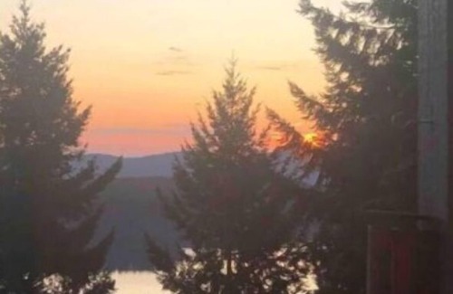 Salt Spring Island Apartment | Spectacular Views Await You At The Treetops Suite.