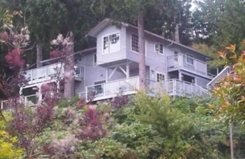 Salt Spring Island Apartment | Spectacular Views Await You At The Treetops Suite.