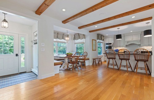 Brewster House | Spectacular Coastal Living w salt water pool, close to beach & air conditioned