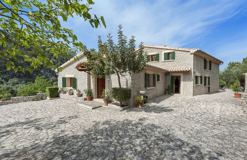 Selva Villa | Spectacular Mallorcan villa with private pool, Wi-Fi in Sierra Tramuntana