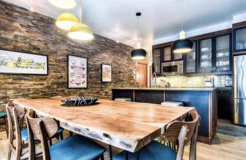 Versant Soleil Ski Chalet | SPECTACULAR SKI IN - SKI OUT Golf Hiking Biking Casino Chalet in Mont Tremblant