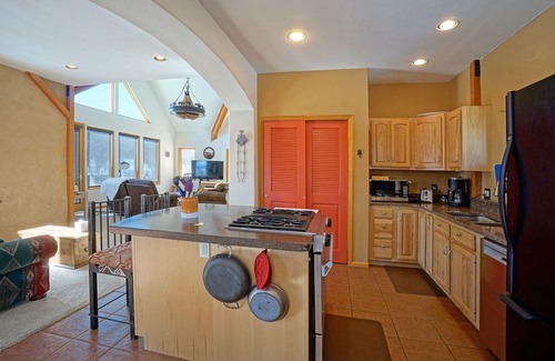 Elk Meadows House | Spectacular Views! Comfortable, Spacious, Family Friendly Home-3 bedroom, 3 bath