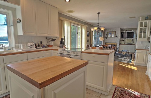 Rogers Cottage | Spectacular waterfront cottage on the most beautiful lake in CT's 'Quiet Corner'