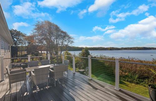 Bass River House | Spectacular waterfront house