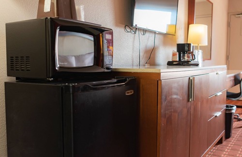 Spencer Hotel | Spencer Inn and Suites