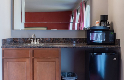 Spencer Hotel | Spencer Inn and Suites