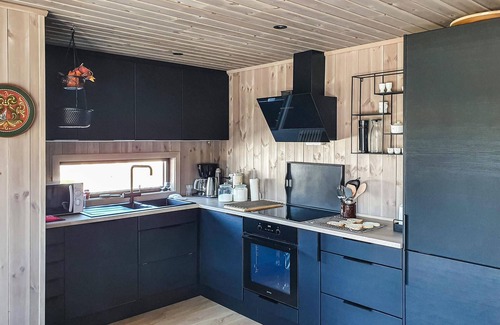 Tjaldal House | Spend a relaxing holiday close to nature in this inviting holiday home.