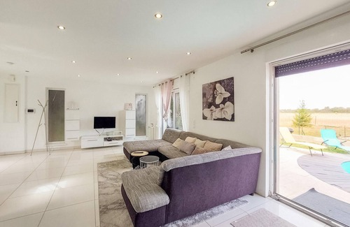 Lingolsheim House | Spend a wonderful vacation with the family in this vacation home with pool.