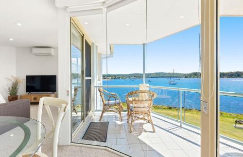 Batehaven House | Spinnakers Reach Unit 9 managed by Batemans Bay Accom