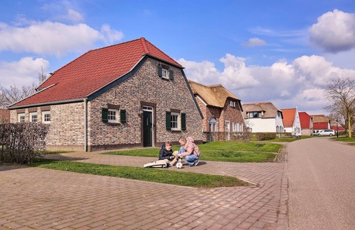 Roggel Villa | Spledid villa with sauna and whirlpool in Limburg