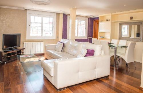 L'Antiga Esquerra de l'Eixample Apartment | Splendid Gaudi Mercat del Ninot Apartment