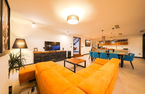 Poljica Villa | Splendid villa in Poljica Brig with private pool