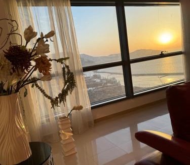 Hai El Moudjahiddine Apartment | Splendide appartement style new-yorkais de 180 m2 à mobilart vue mer pour famille uniquement