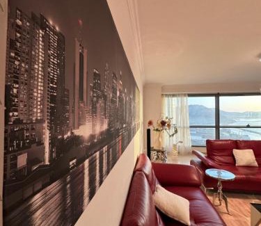 Hai El Moudjahiddine Apartment | Splendide appartement style new-yorkais de 180 m2 à mobilart vue mer pour famille uniquement