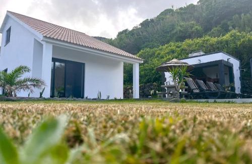 Lajes das Flores Villa | Spot Milasmar