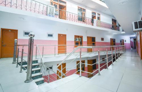 Sector 45 Hotel | SPOT ON 36686 Hotel Om Shanti Palace