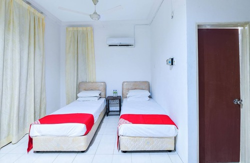 Kampung Bukit Tumboh Hotel | SPOT ON 89954 D'yan Chalet