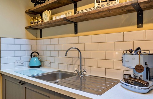 Tunstall House | Spring Cottage by Interhome