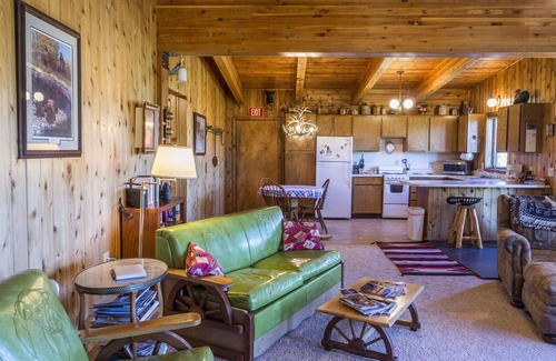 Ennis House | Spring Creek Retreat on the Madison River