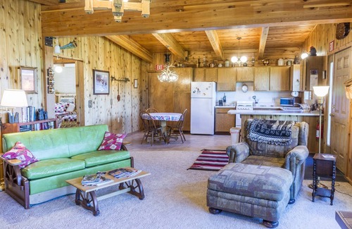Ennis House | Spring Creek Retreat on the Madison River