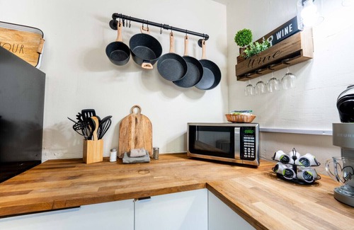 Rincon Heights Apartment | Spring Dream! 2BR Apt w/Parking in the Heart of DT!