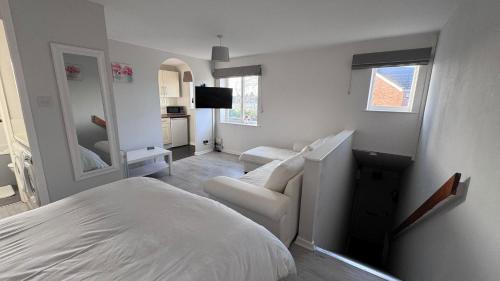 Hull Apartment | Spring Grove