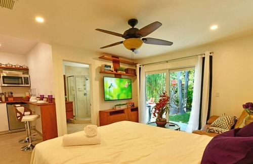 Flagler Village Apartment | Spring Sale | Studio | Pool available | Beach 6min | Free Bikes