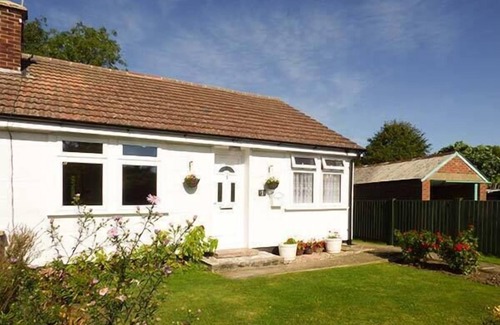 Cheveley Cottage | SPURLING COTTAGE, with a garden in Cheveley