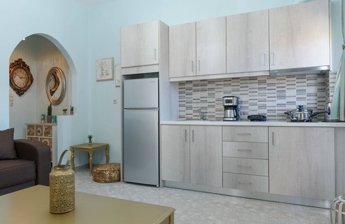 Kalamaki Apartment | Spyros Apartments (5 Apts) with pool in Kalamaki - Kalliopi