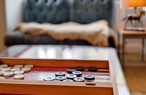 North Stoke Cottage | Squirrels - Bury - a country house that sleeps 8 guests in 4 bedrooms