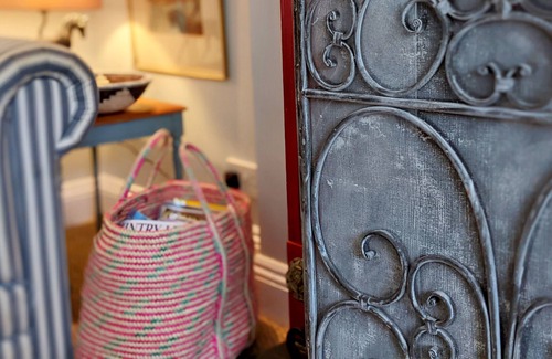 North Stoke Cottage | Squirrels - Bury - a country house that sleeps 8 guests in 4 bedrooms