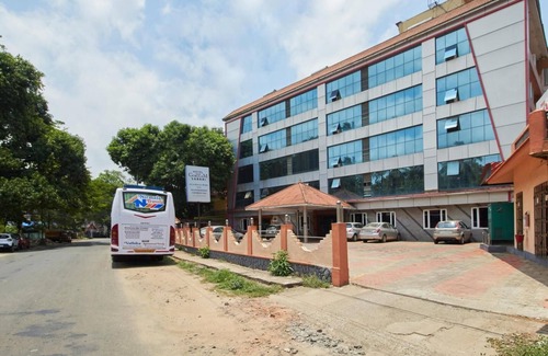 Kuppaayil Hotel | Sree Gokulam Sabari