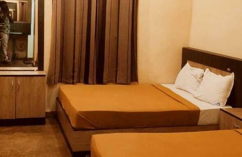 Rameshwaram Hotel | Sree Kumaran Residence by Royal stay