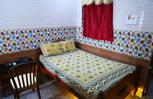 Arakkonam Hotel | Sri Mahalakshmi Deluxe Lodge