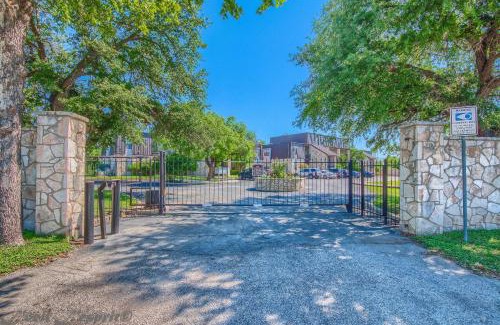 New Braunfels Apartment | SS 4B Riverside Condo