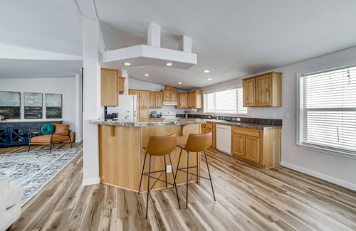 St. Anthony House | St Anthony Home w/Horse Barn on 33 Acres!