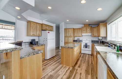 St. Anthony House | St Anthony Home w/Horse Barn on 33 Acres!