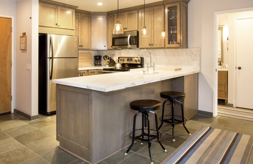 Mammoth Lakes House | St. Anton Condos With Rec Center