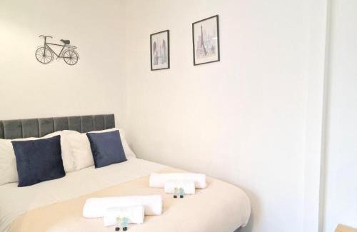 Burnley House | St Johns House 3 Ensuite Rooms Available