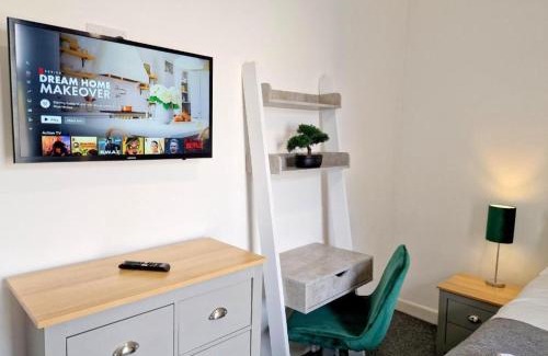 Burnley House | St Johns House 3 Ensuite Rooms Available